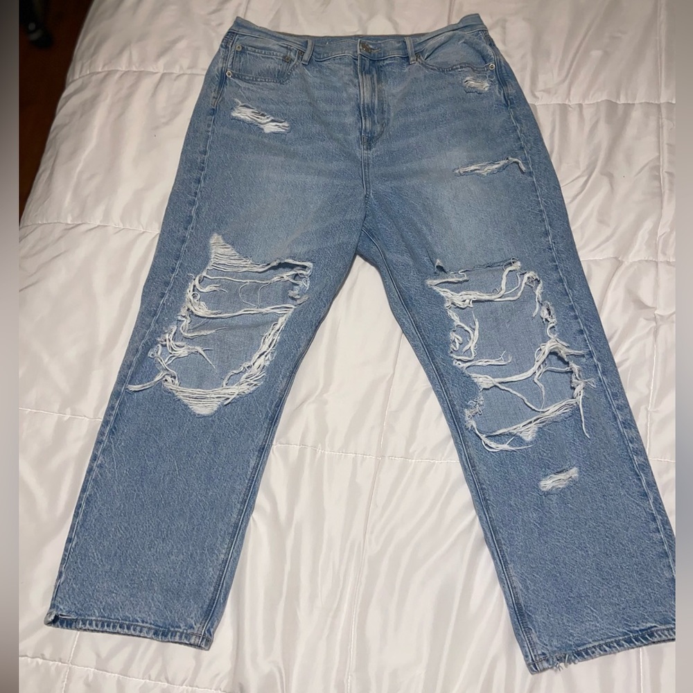 AE Stretch Ripped Curvy Mom Jean